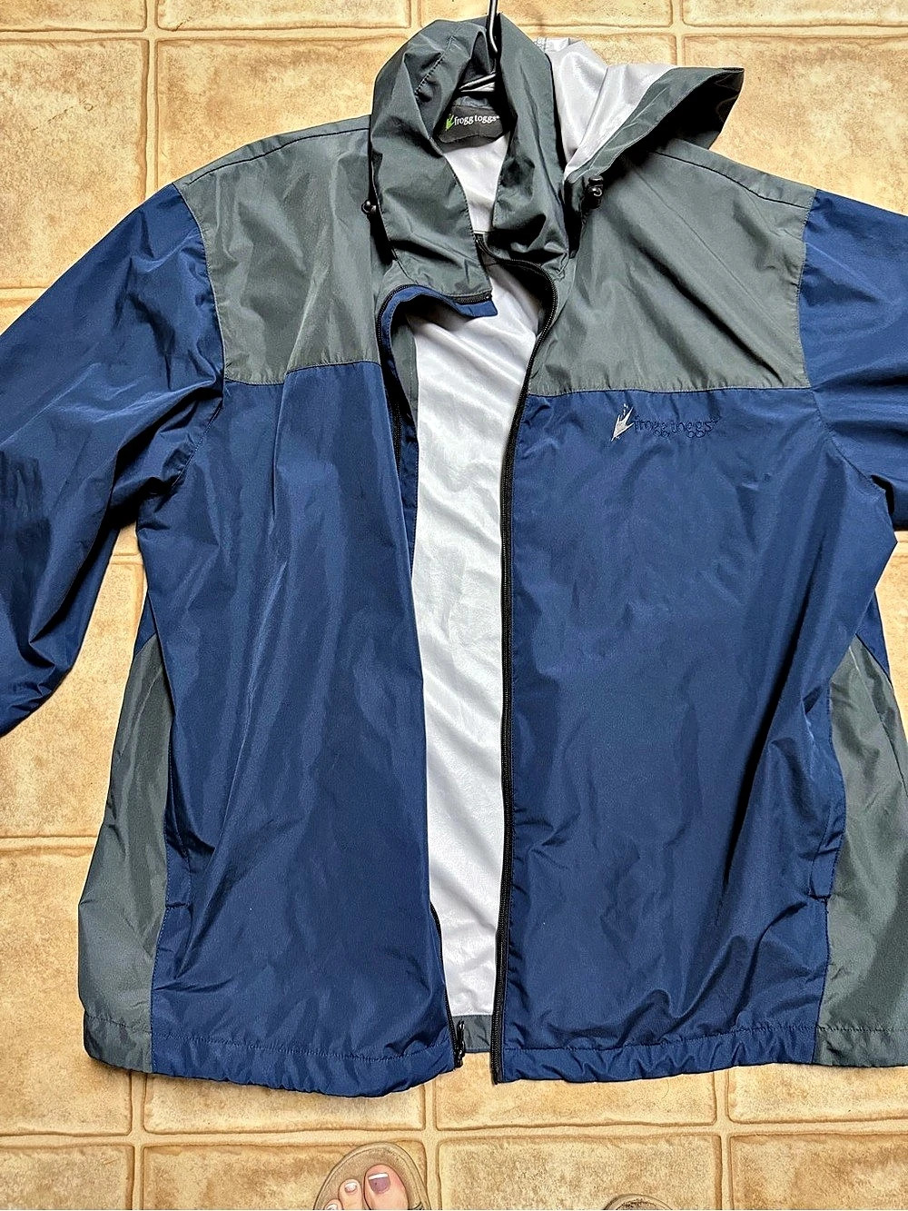 Frog Toggs Color Block Windbreaker XL/XXL Like New